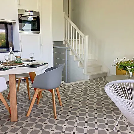 Les Jardins De La Falaise Apartment