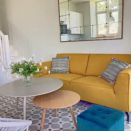 Les Jardins De La Falaise Apartment *